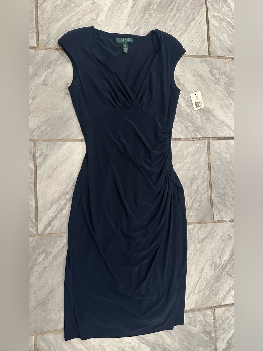 NWT Lauren Ralph Lauren Women’s Navy V-Neck Dress Size 4